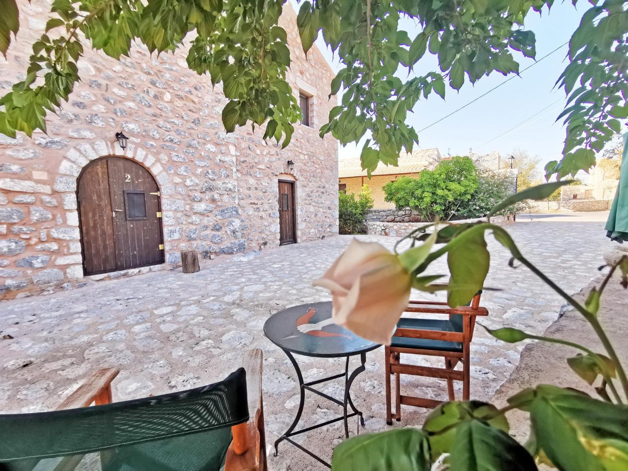 Παραδοσιακό Ξενοδοχείο Τοξότης Pírgos Dhiroú Εξωτερικό φωτογραφία